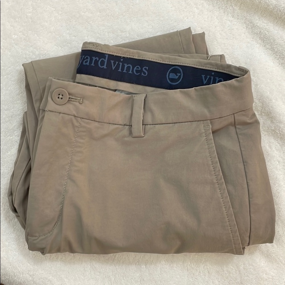 Vineyard Vines On the Go Pant.  Like New.
